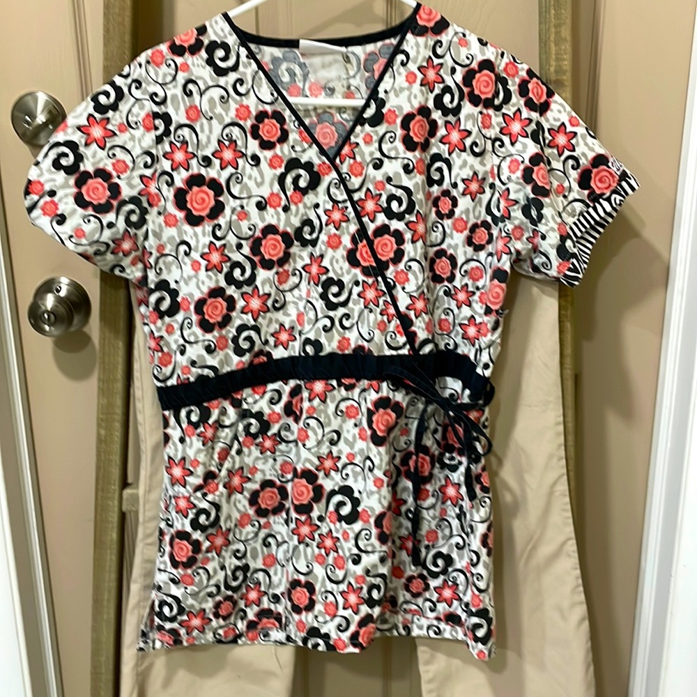 UA Scrubs women’s scrub top -SZ S